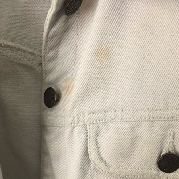 ✨SALE ✨White Denim Jacket - Picture 4 of 5